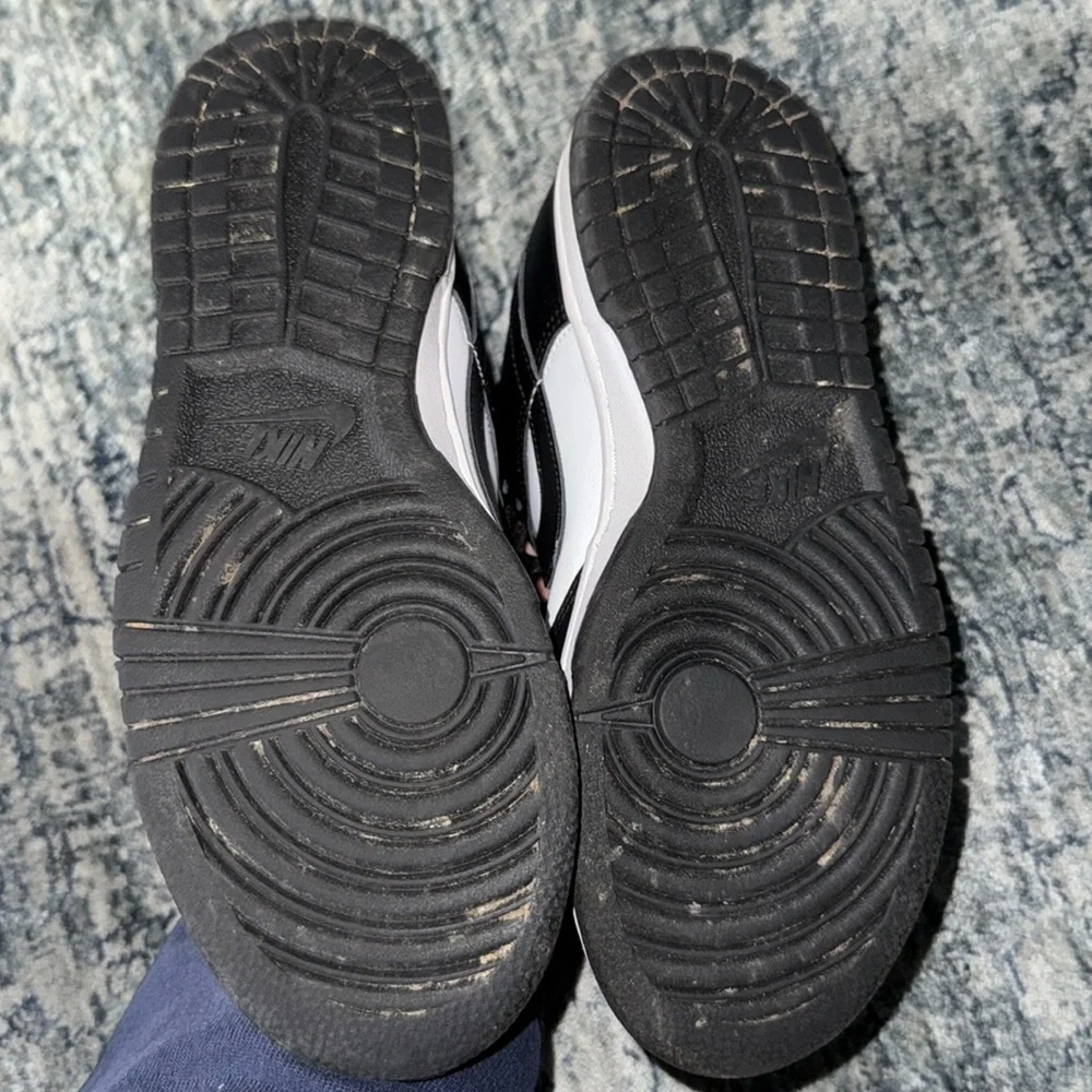 Panda Nike Dunks - Picture 5 of 6